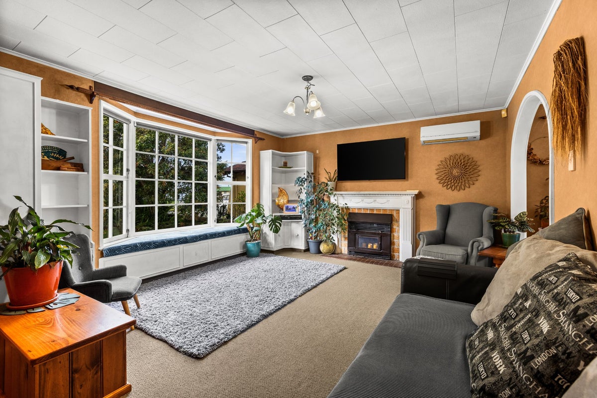 24 Dundee Drive, Flaxmere, Hastings - Carousel 1