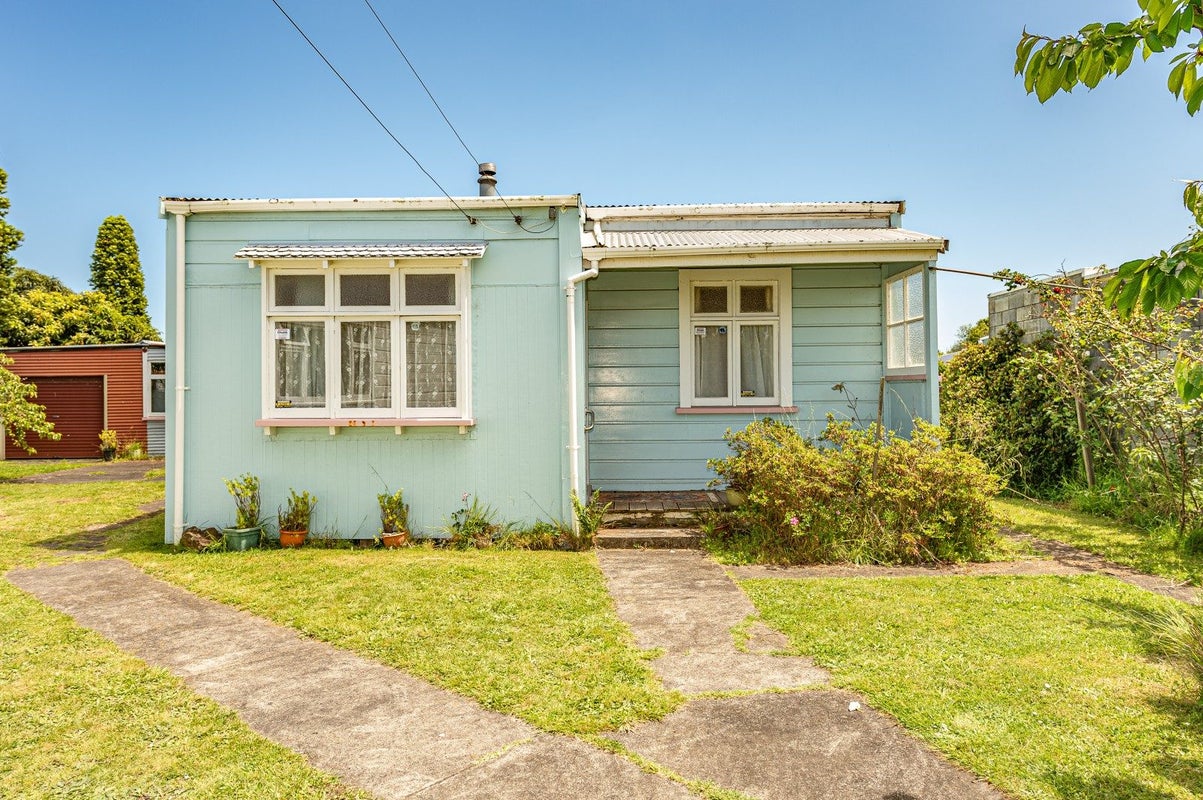 90 Jellicoe Street, Whanganui East, Whanganui - Carousel 1