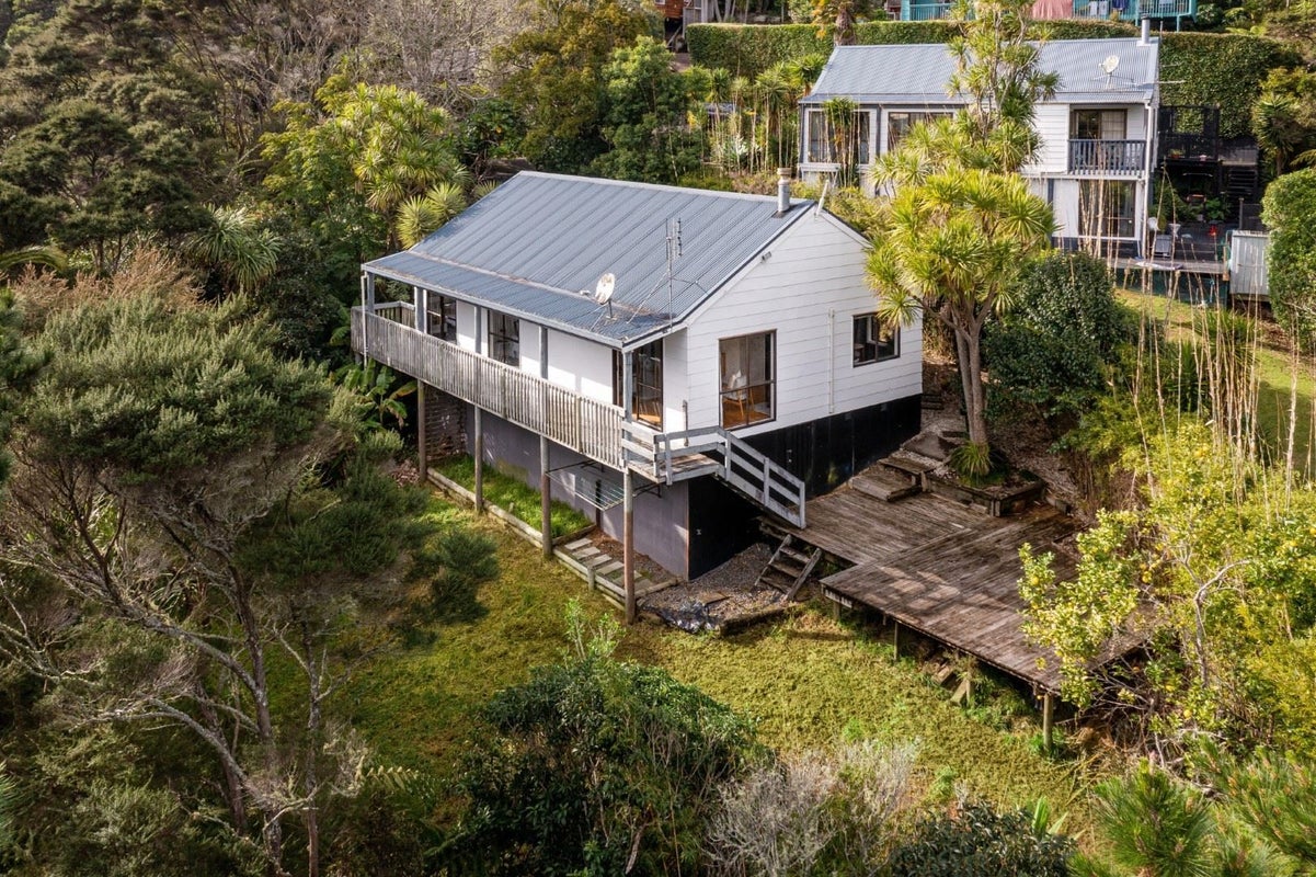 59 Pemberton Avenue, Bayview, Auckland - Carousel 1