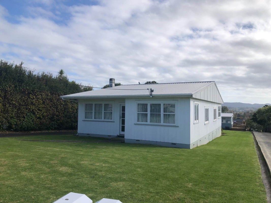5 Pleasant Road, Glen Eden, Auckland - Carousel 1