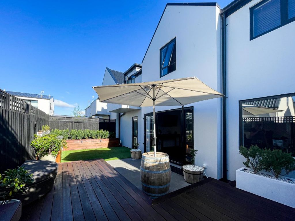 3/107 Canon Street, Edgeware, Christchurch - Carousel 1