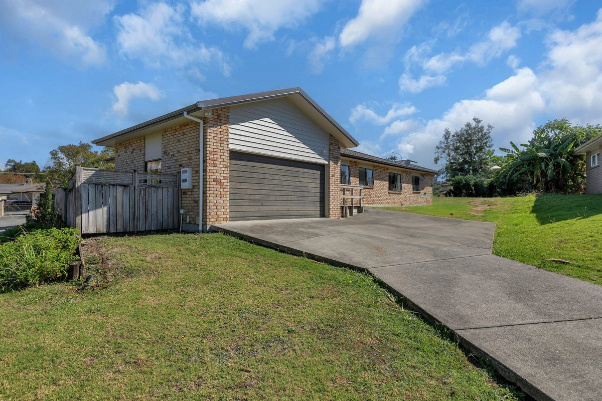 92 Ridgeway Drive, Te Kamo, Whangarei - Carousel 1