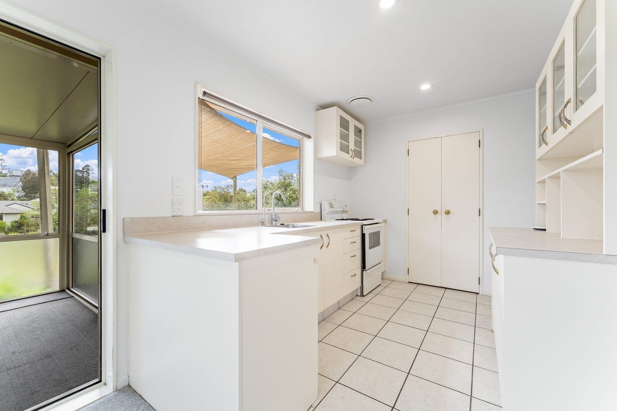 47 Charlotte Street, Stanmore Bay, Whangaparaoa - Carousel 2
