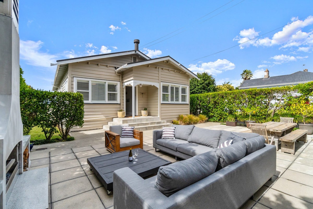 17 Arthur Street, Onehunga, Auckland - Carousel 2