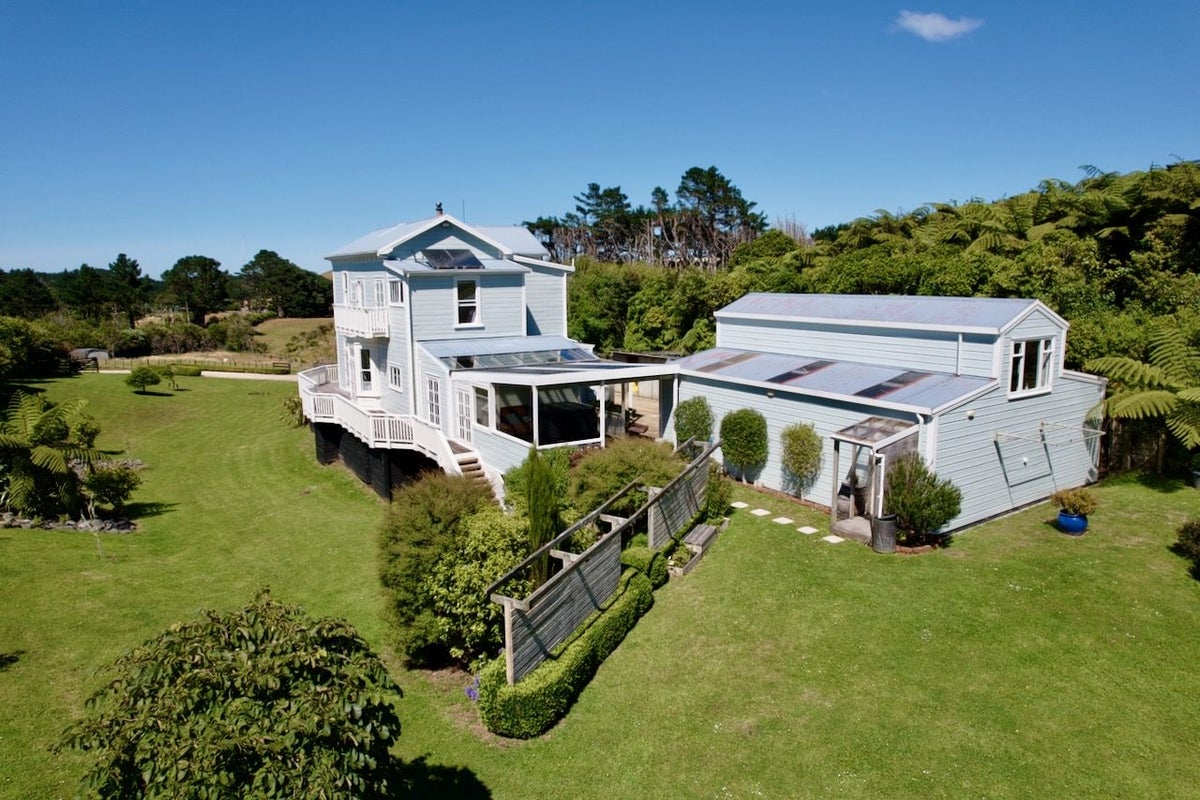 381 Horokiwi Road, Horokiwi, Wellington - Carousel 2