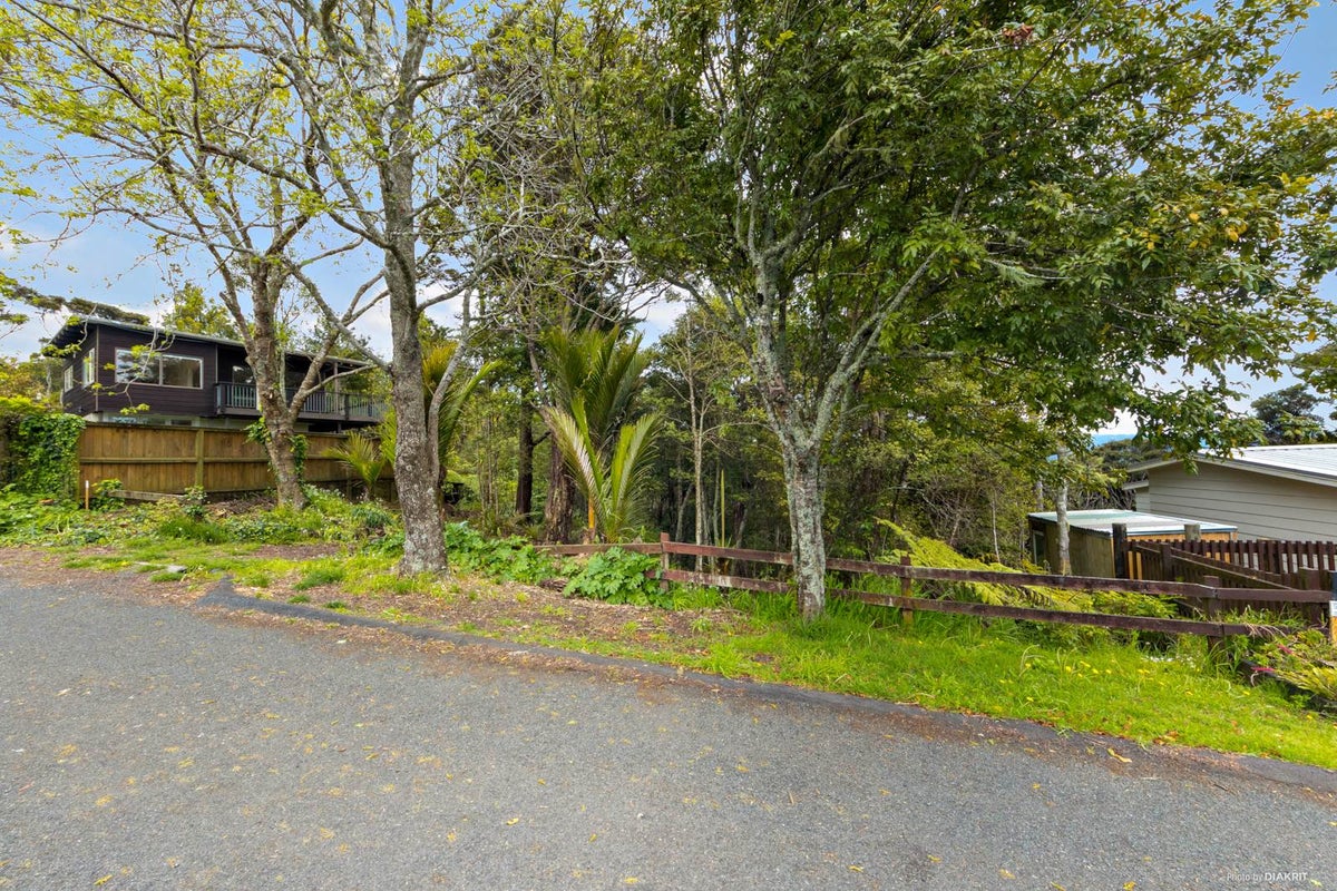 44 Tawini Road, Titirangi, Auckland - Carousel 6