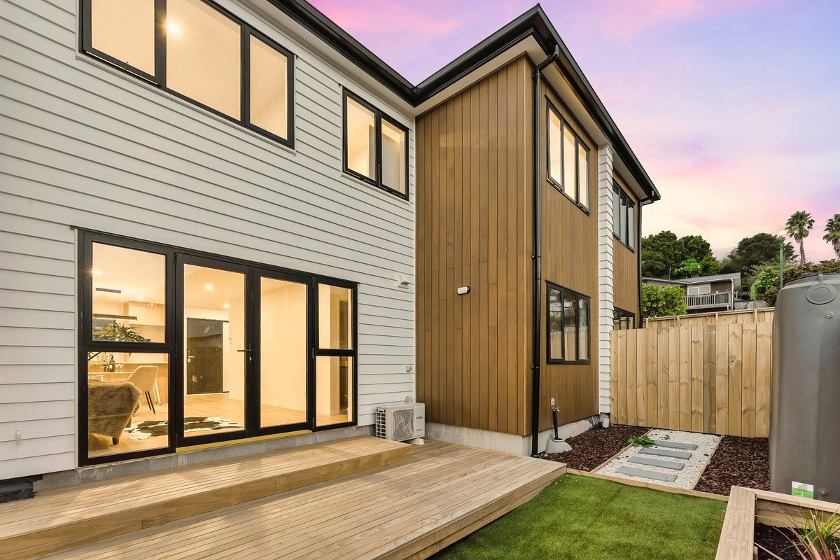 16A Bellringer Road, Massey, Auckland - Carousel 1