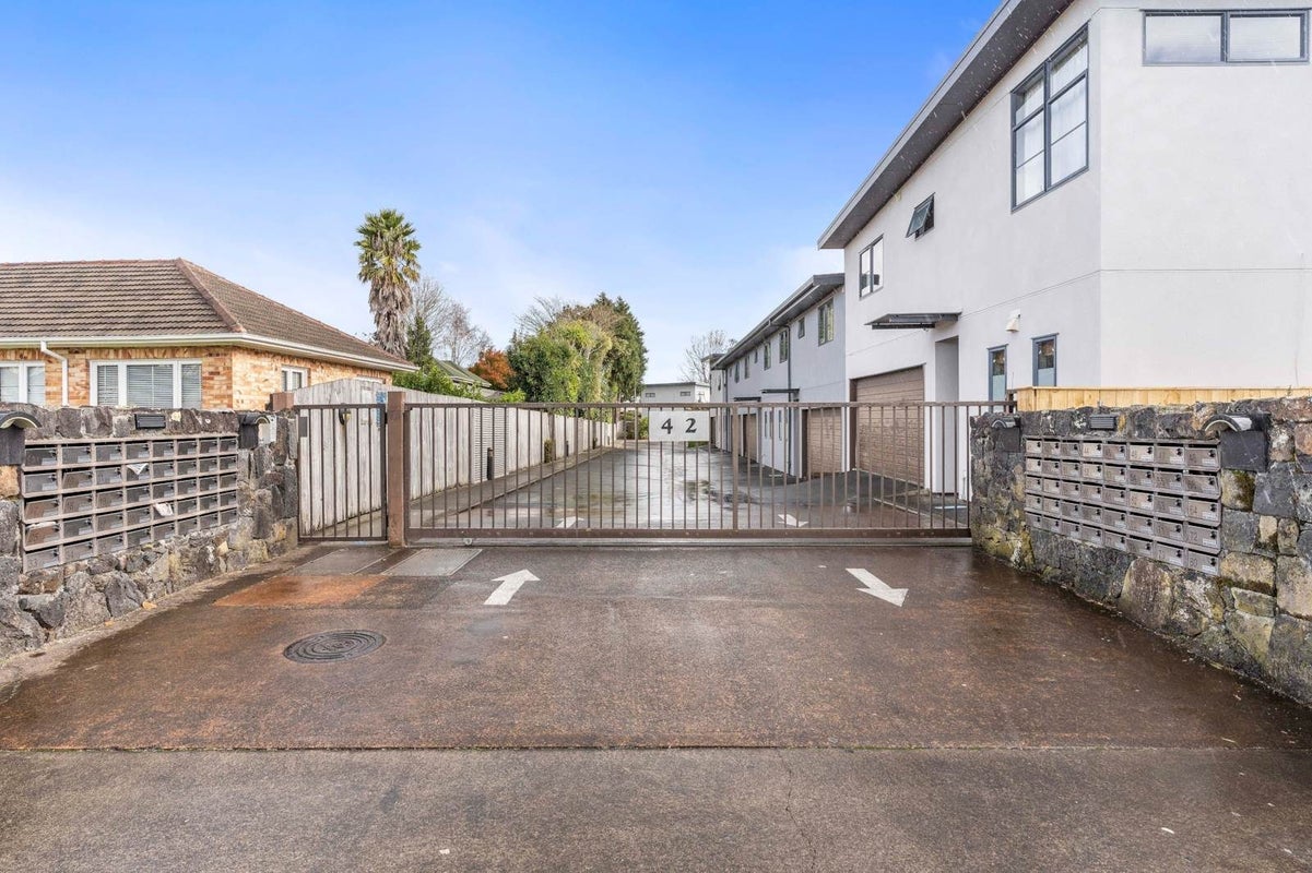 47/42 Holly Street, Avondale, Auckland - Carousel 1