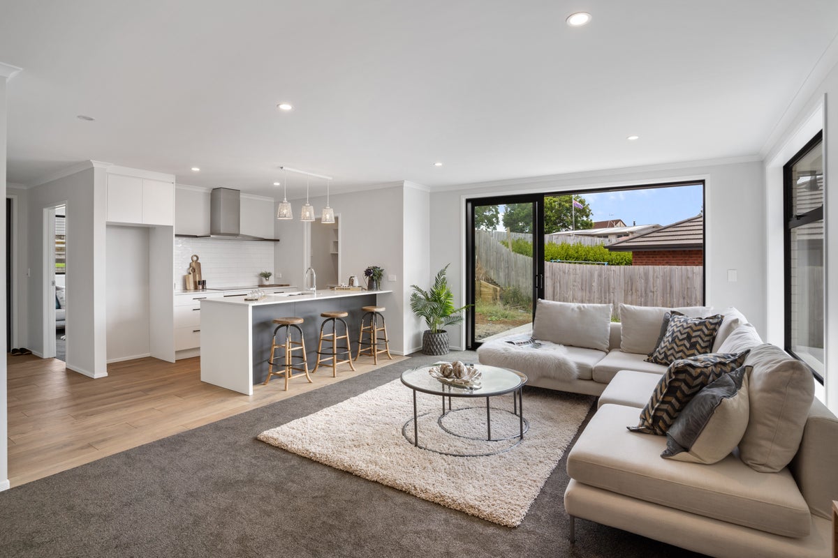 27 Kingseat Road, Patumahoe, Pukekohe - Carousel 1