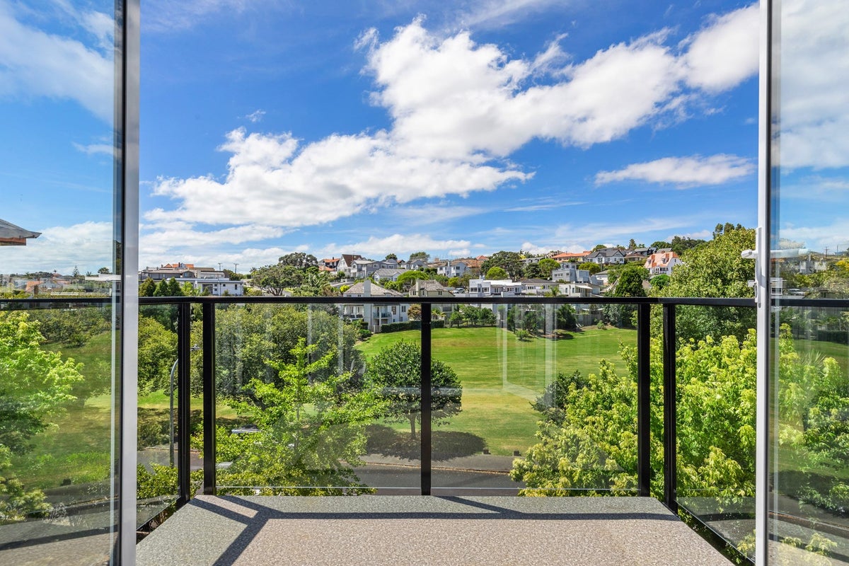 123B Aotea Street, Orakei, Auckland - Carousel 1