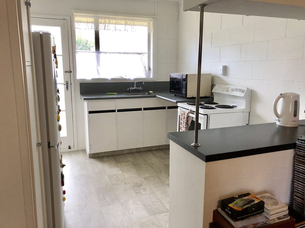 2/109 Sycamore Drive, Sunnynook, Auckland - Carousel 1
