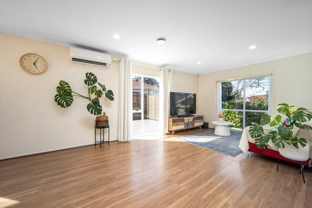 3 Lanier Place, Glendene, Auckland - Carousel 6