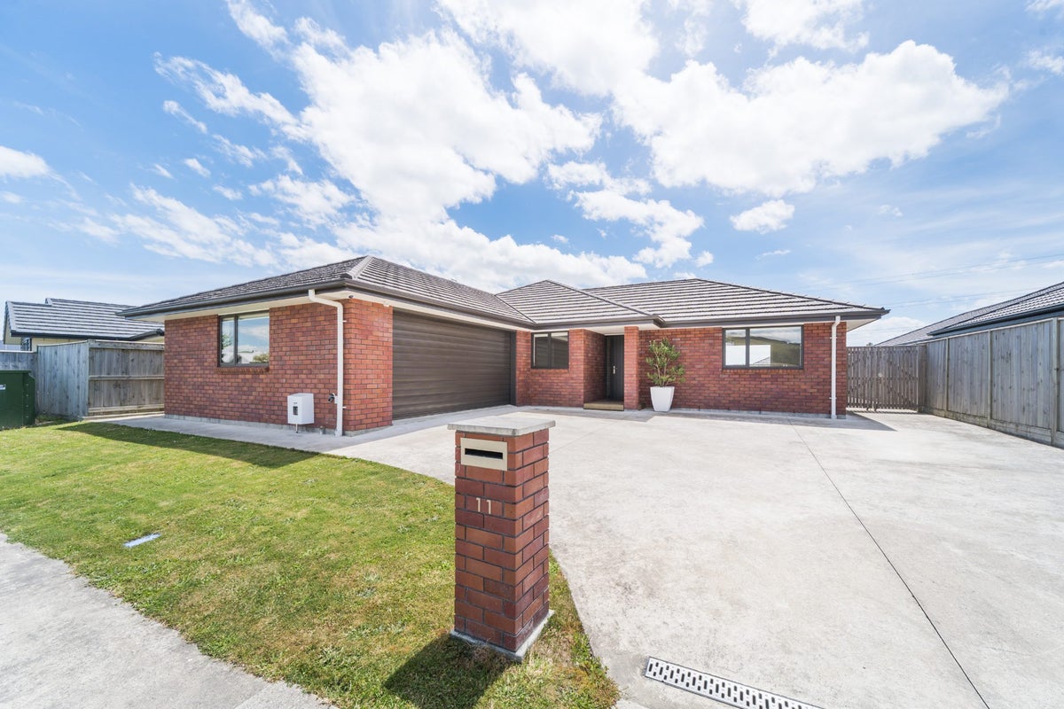 11 Atlantic Drive, Fitzherbert, Palmerston North - Carousel 2