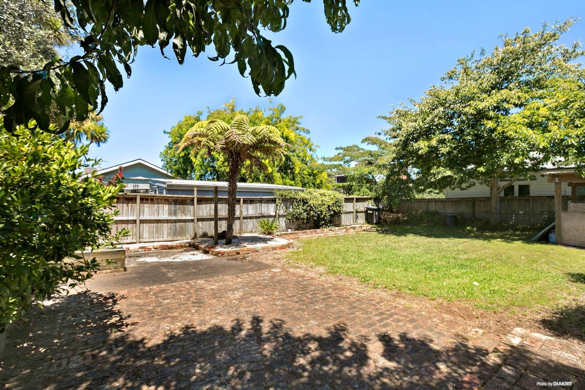 35 Kings Road, Mount Roskill, Auckland - Carousel 2