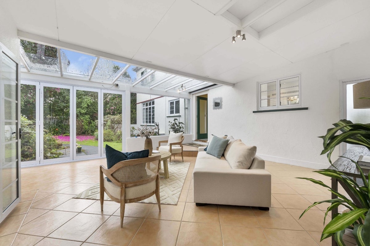 174 Brooklands Road, Vogeltown, New Plymouth - Carousel 2
