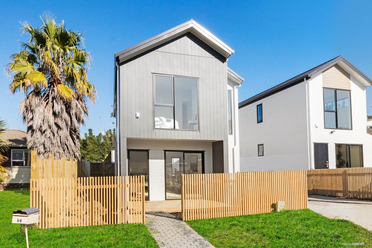64B Rosewarne Crescent, Glendene, Auckland - Carousel 2