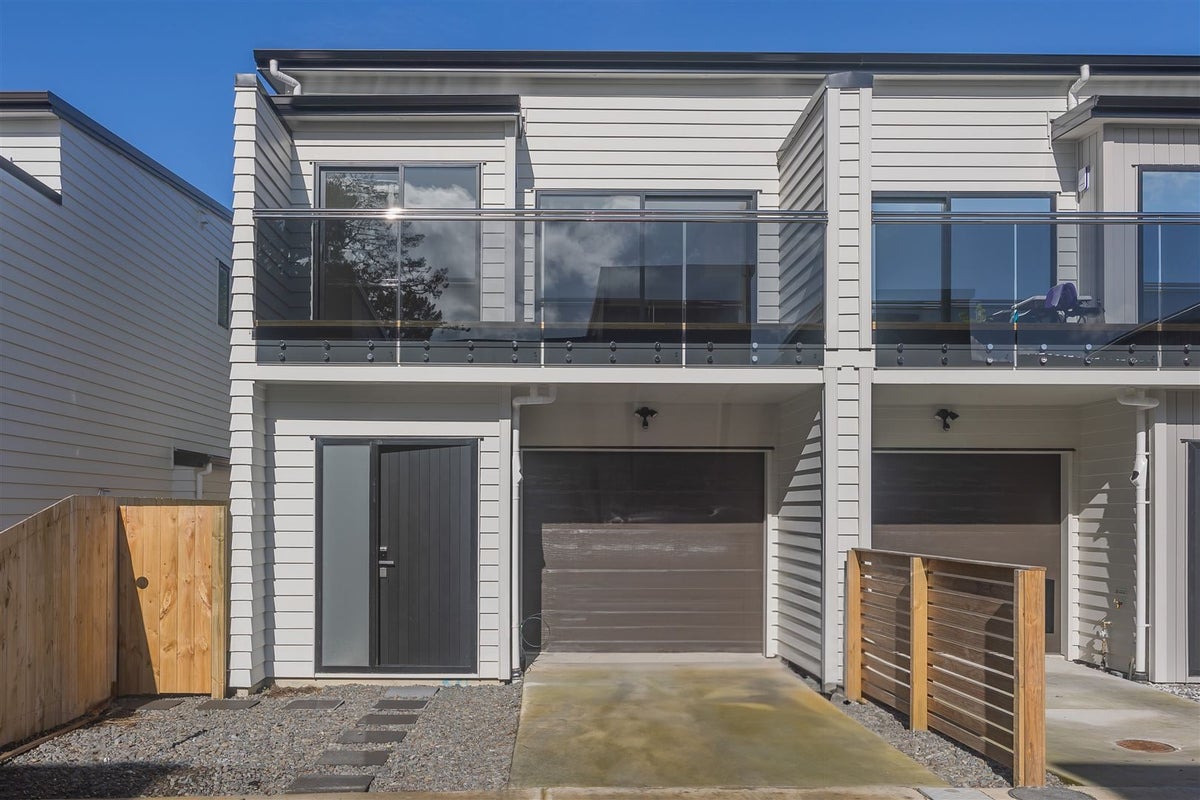 15 Korokio Lane, Henderson, Auckland - Carousel 1