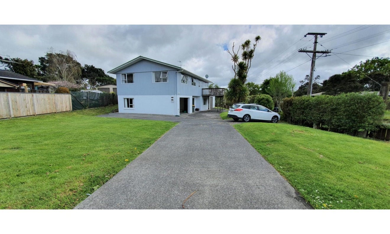 26 Ferry Parade, Herald Island, Auckland - Carousel 1