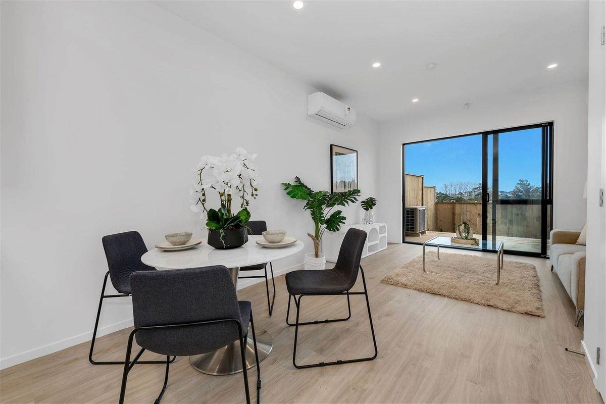 3 Rana Road, Flat Bush, Auckland - Carousel 1