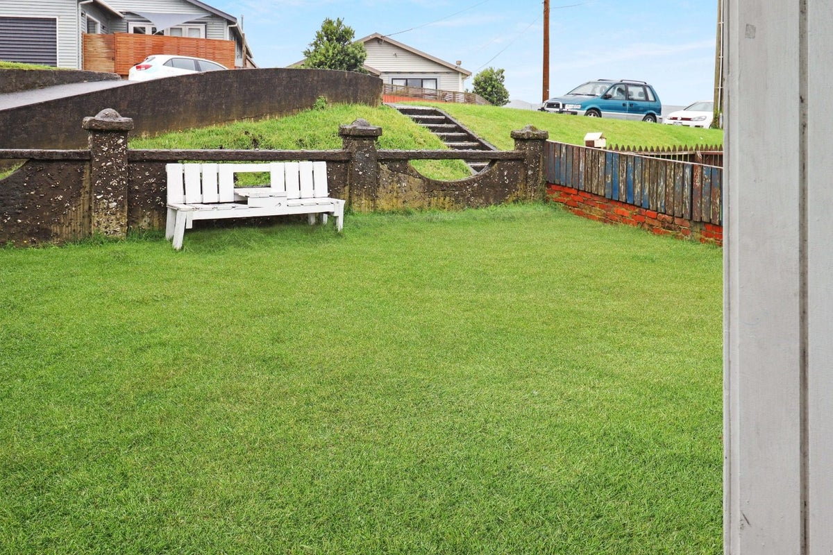 52 Lonsdale Crescent, Rongotai, Wellington - Carousel 8