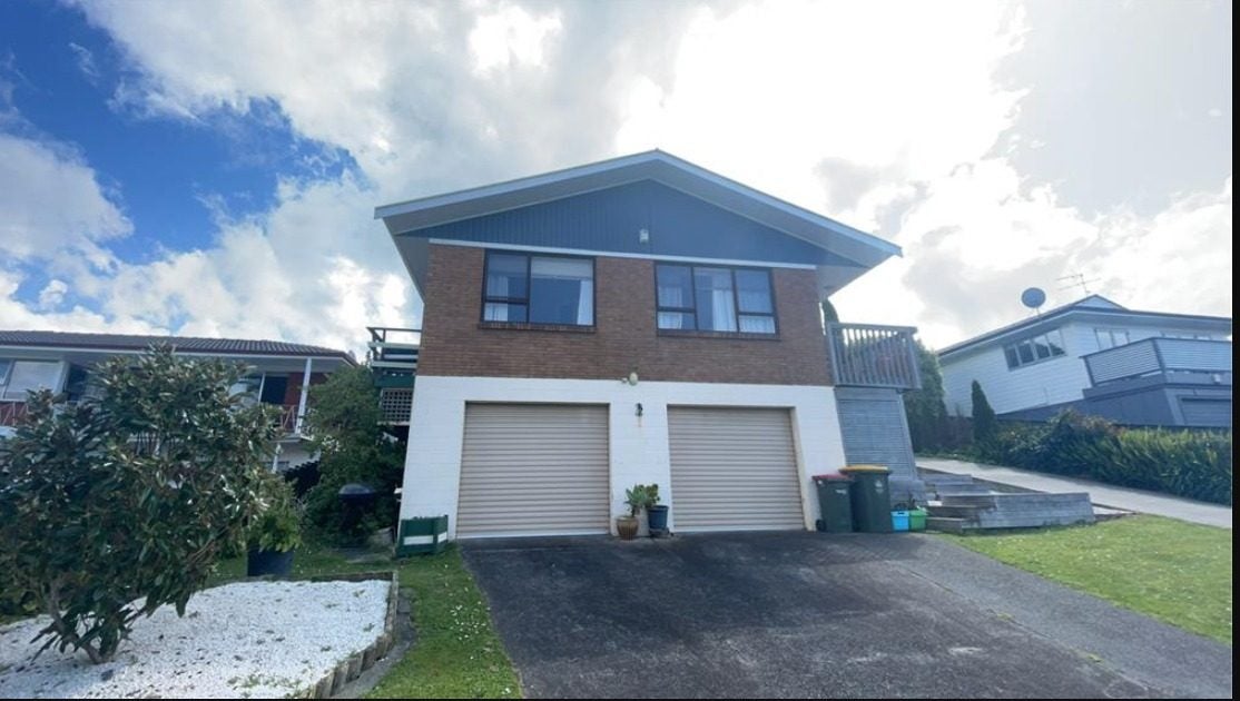 5 Binda Place, Botany Downs, Auckland - Carousel 2