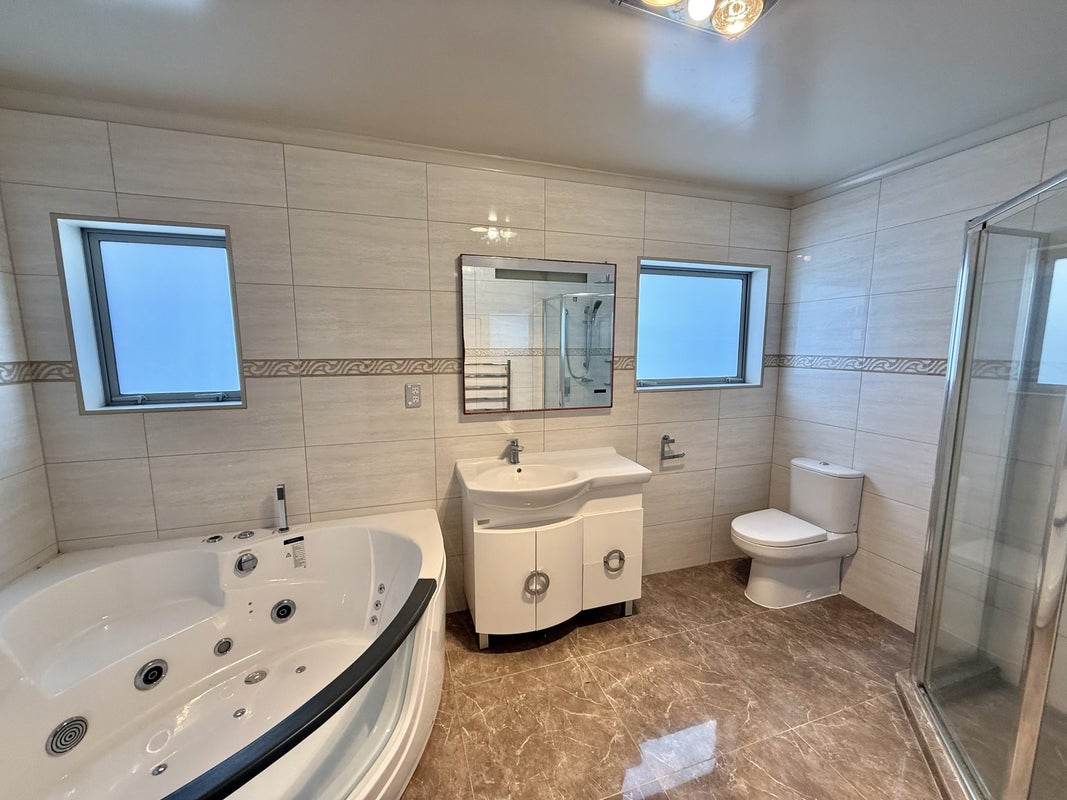 7 Gortnest Place, Flat Bush, Auckland - Carousel 6