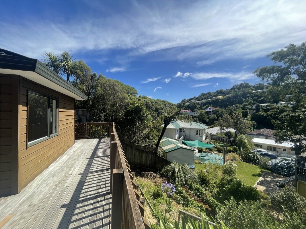4/15 Glanmire Road, Newlands, Wellington - Carousel 10