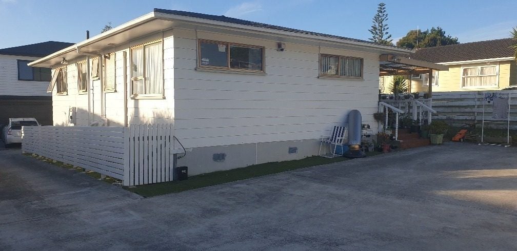 13 Waari Avenue, Sunnyvale, Auckland - Carousel 13