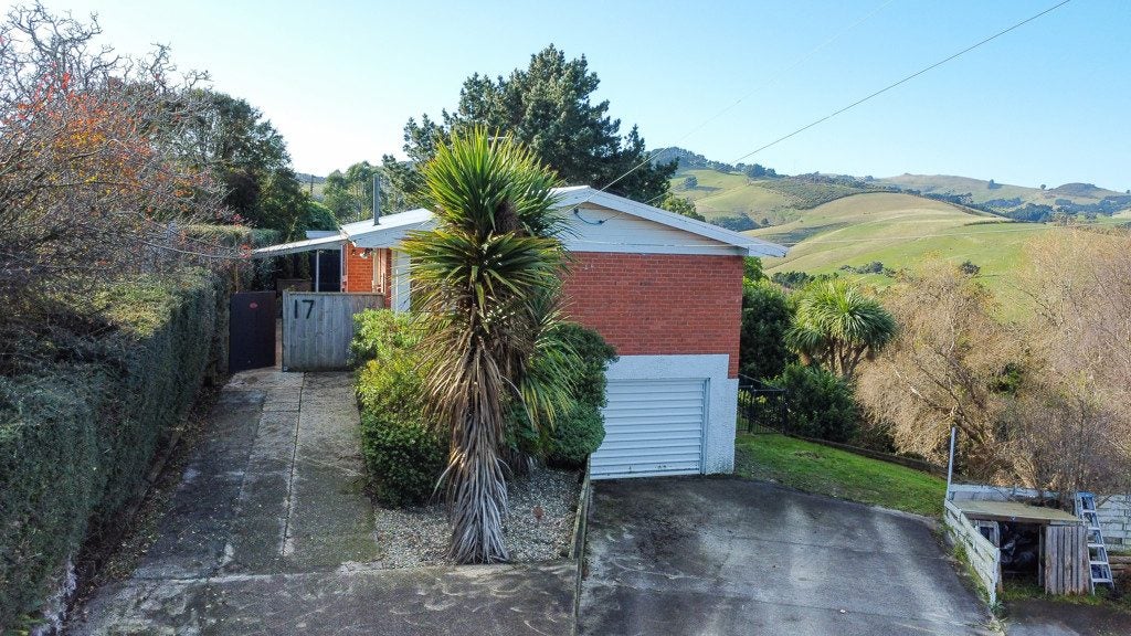 17 Duckworth Street, Andersons Bay, Dunedin - Carousel 1