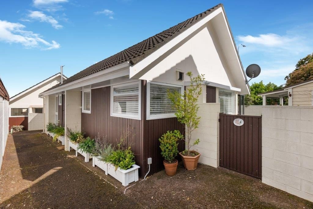 4/55 Cook ST, Howick, Auckland - Carousel 1
