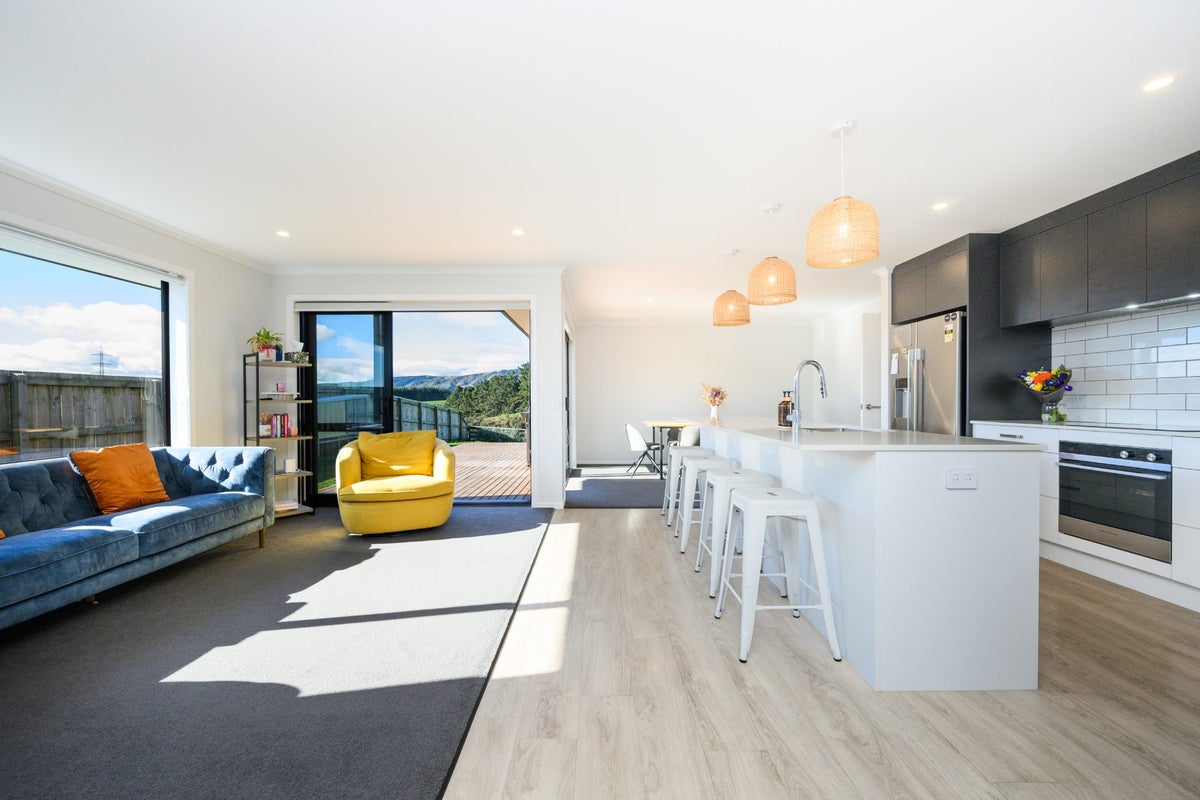 50 Atlantic Drive, Fitzherbert, Palmerston North - Carousel 2