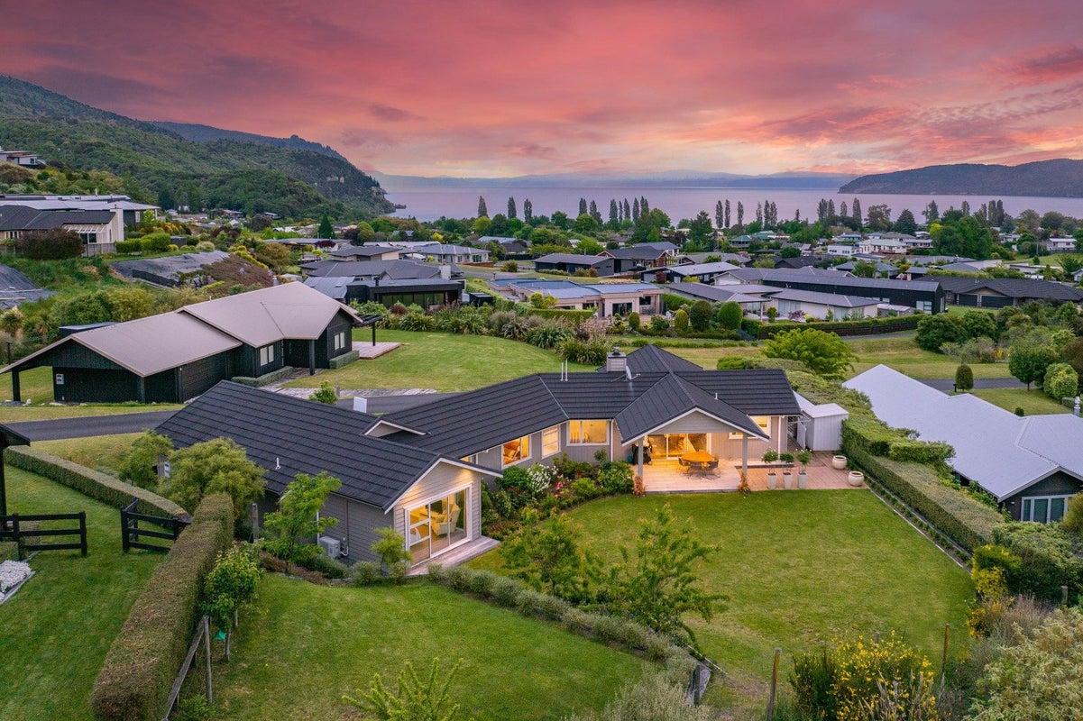 33 Bodes Lane, Kinloch, Taupo - Carousel 1