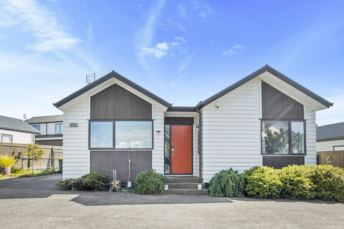 6B Melling Street, Glen Innes, Auckland - Carousel 1