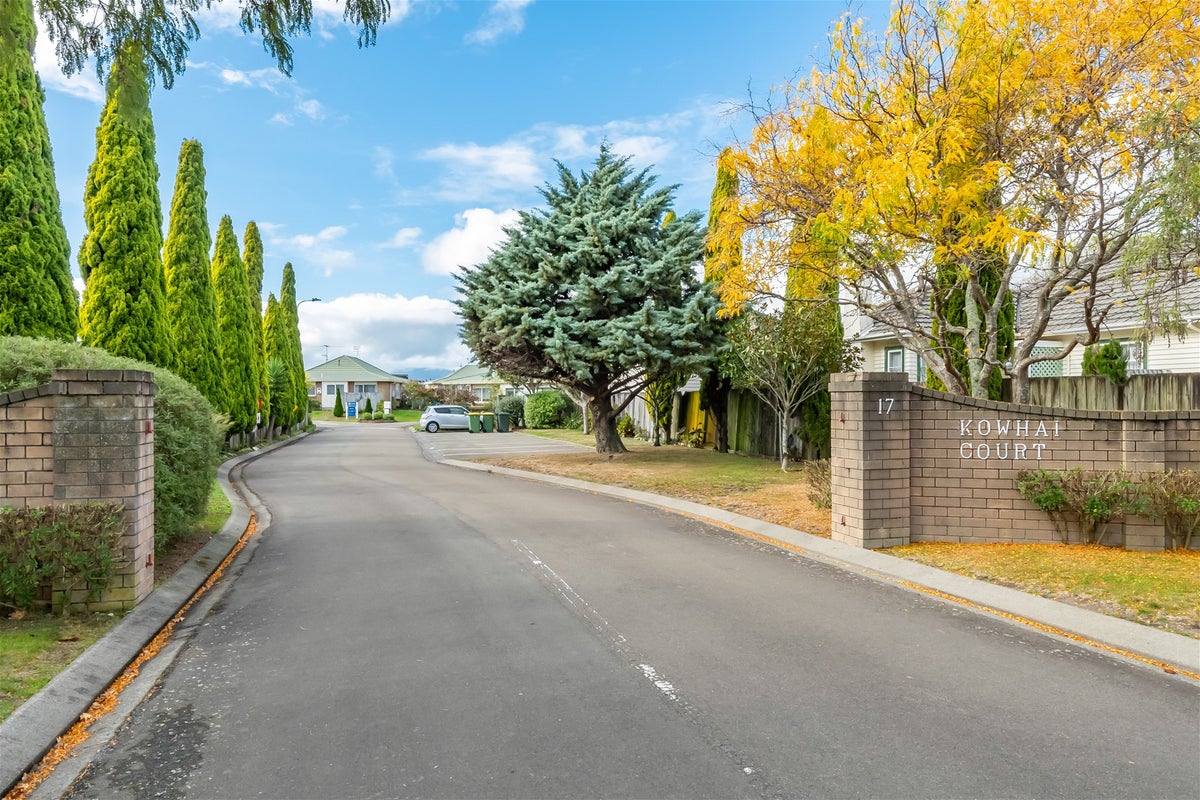 29/17 JOHN ST, TRENTHAM, UPPER HUTT - Carousel 16