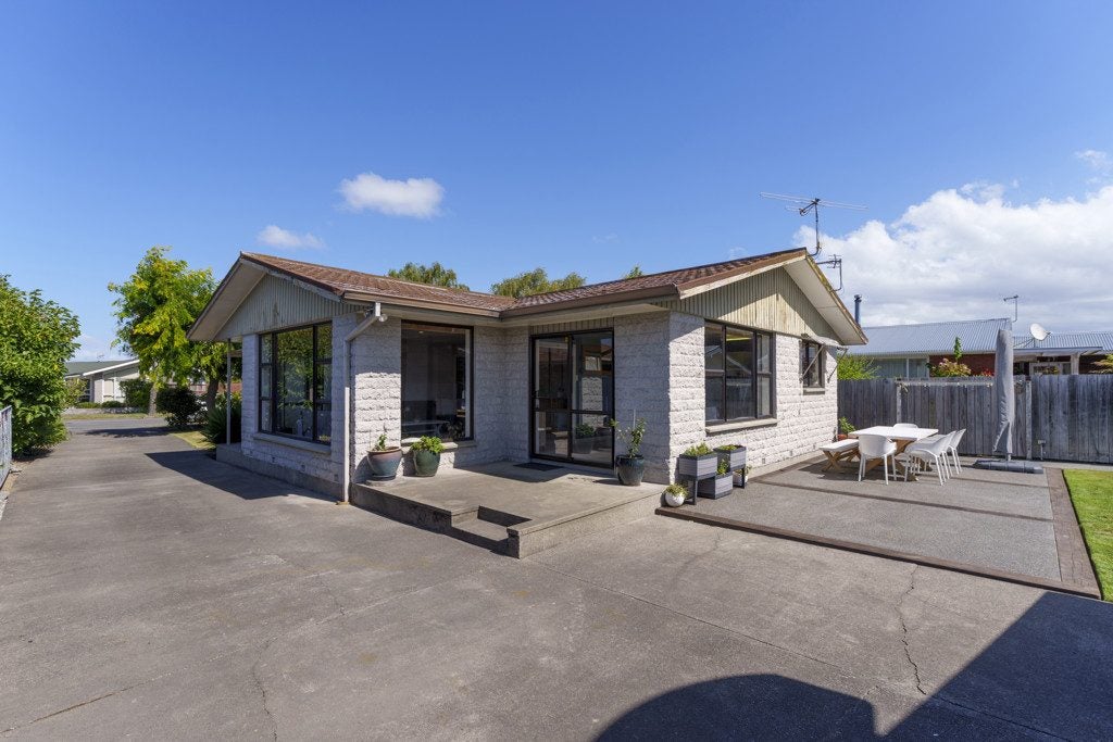 4 Westmorland Place, Bishopdale, Christchurch - Carousel 1