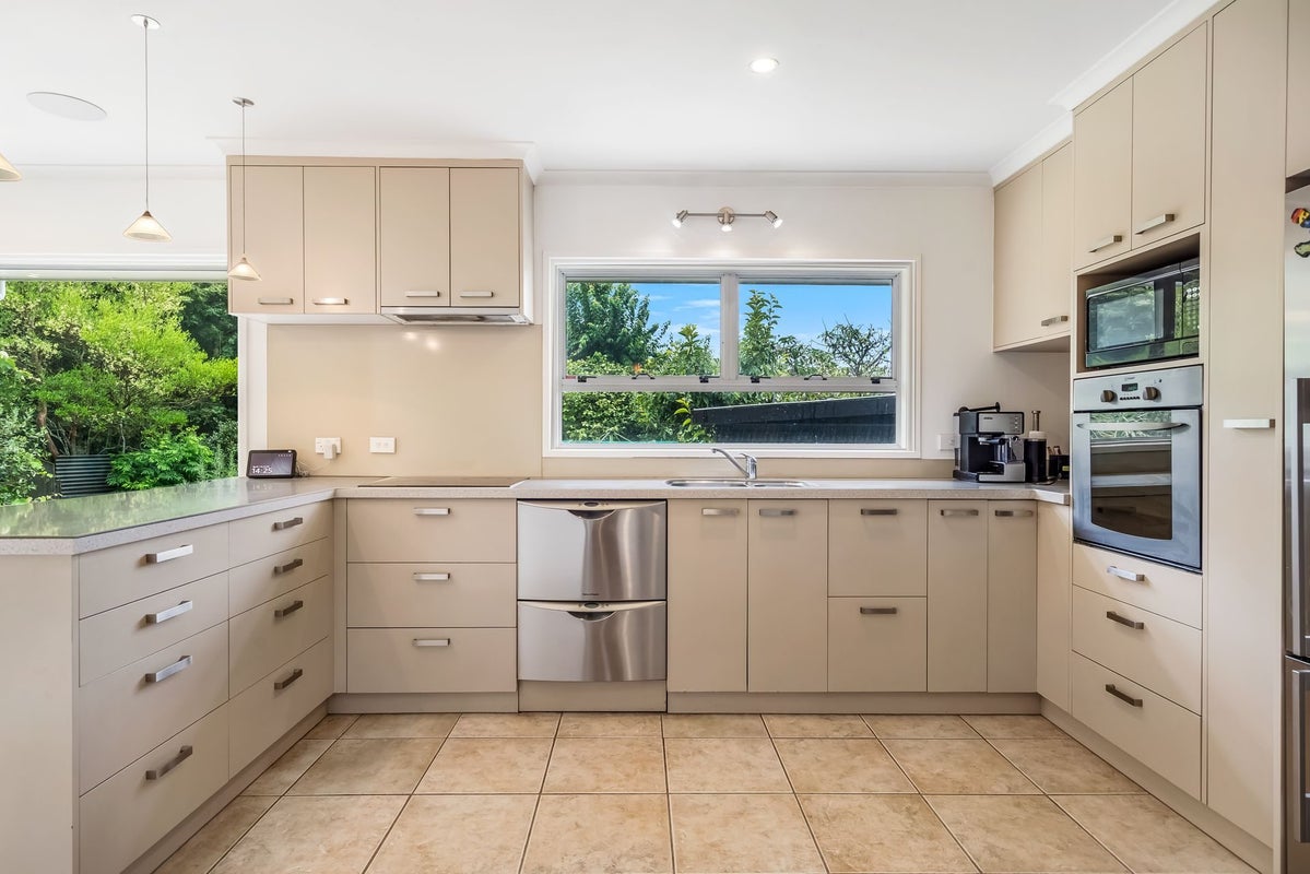 10 Neale Avenue, Stoke, Nelson, Nelson / Tasman - Carousel 2