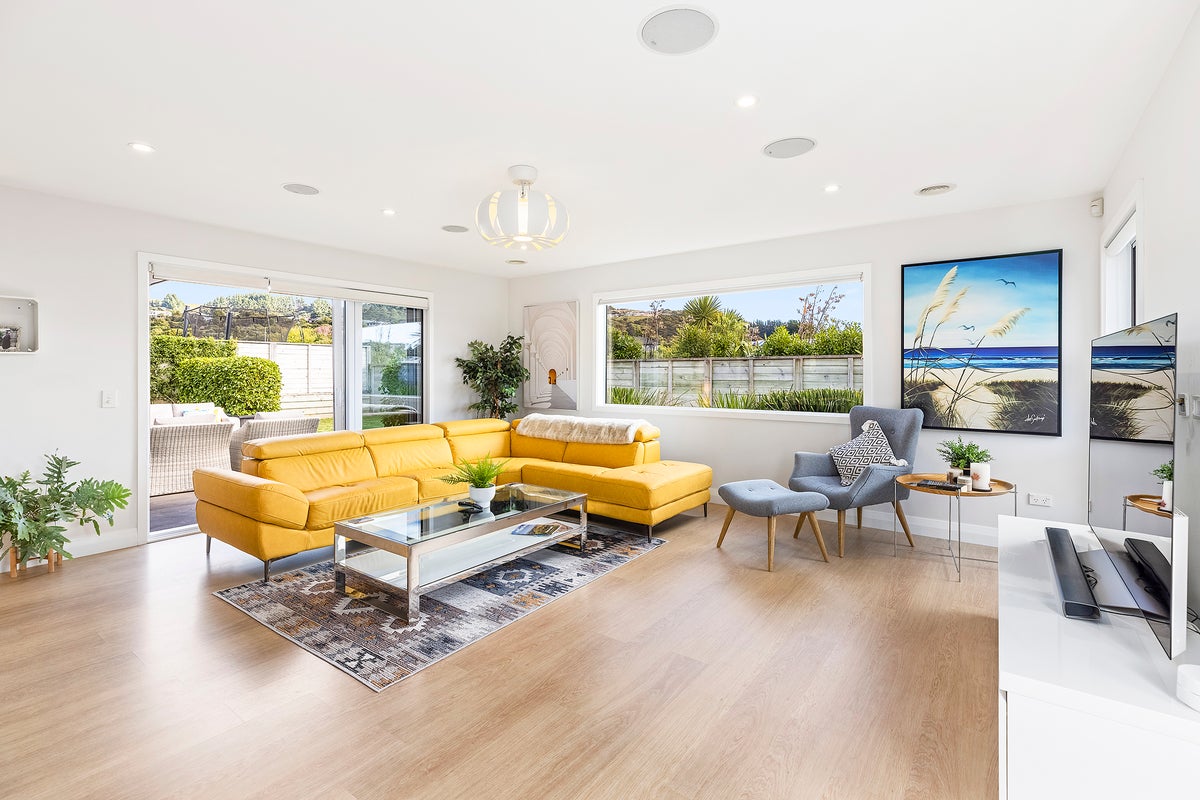 6 Optimist Way, Whitby, Porirua - Carousel 2
