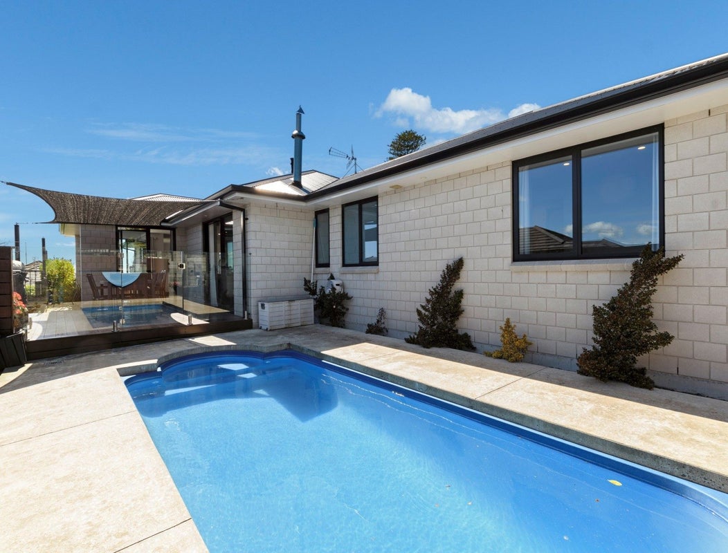 4 Quail Court, Pyes Pa, Tauranga - Carousel 1