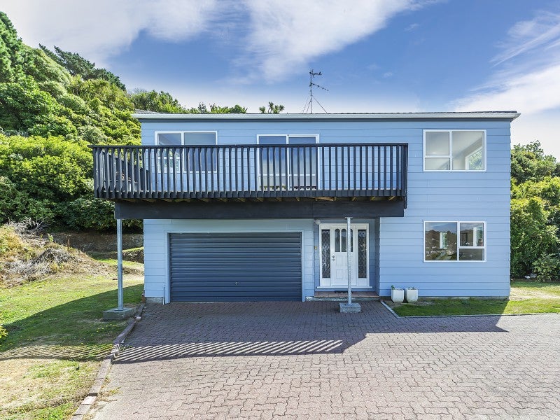 1 Chequers Way, Crofton Downs, Wellington - Carousel 1