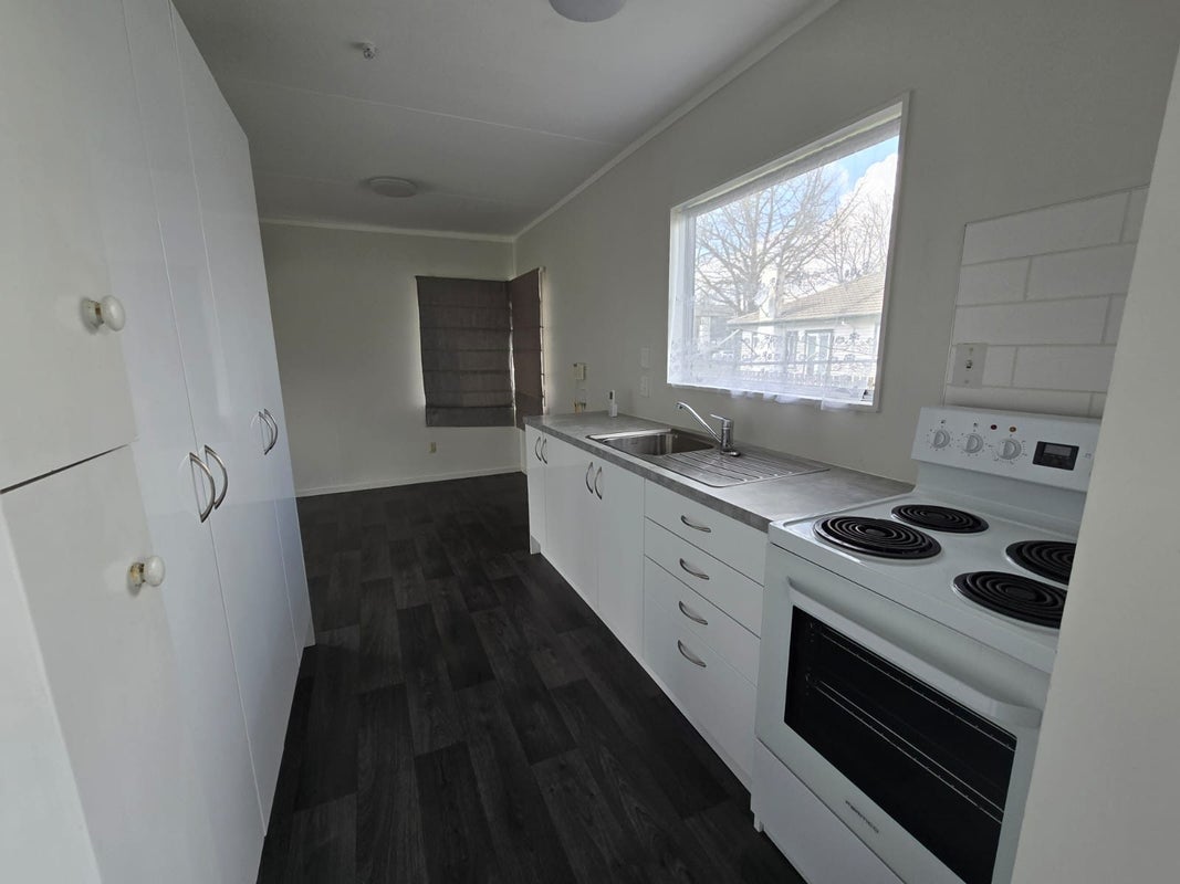 39B Cameron Road, Hamilton East, Hamilton - Carousel 2