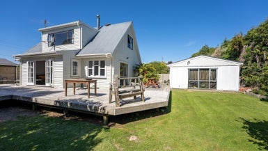 915A State Highway 1, Te Horo - Carousel 1