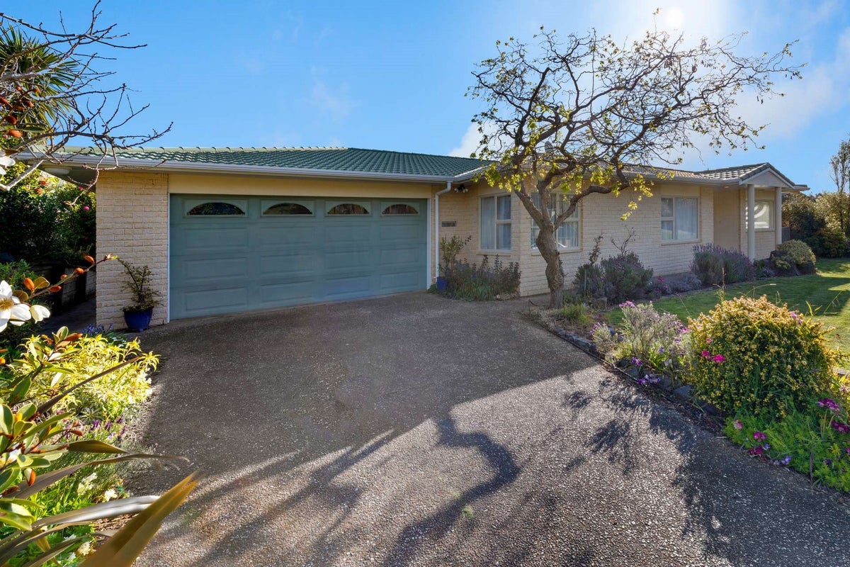 8 Titter Place, Springvale, Whanganui - Carousel 2