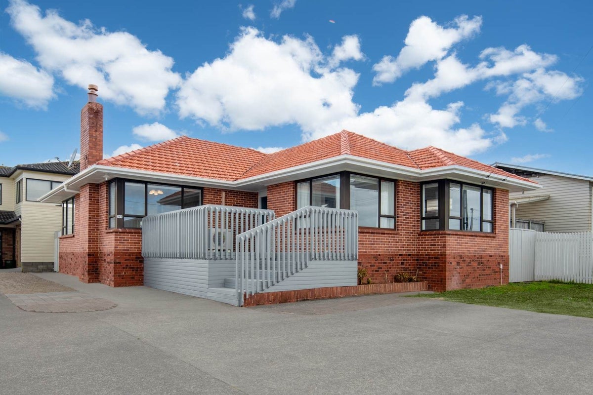 364 Richardson Road, Wesley, Auckland - Carousel 1