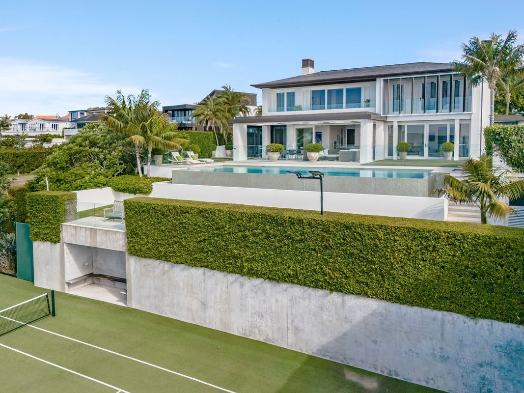 26 Ronaki Road, Mission Bay, Auckland - Carousel 1