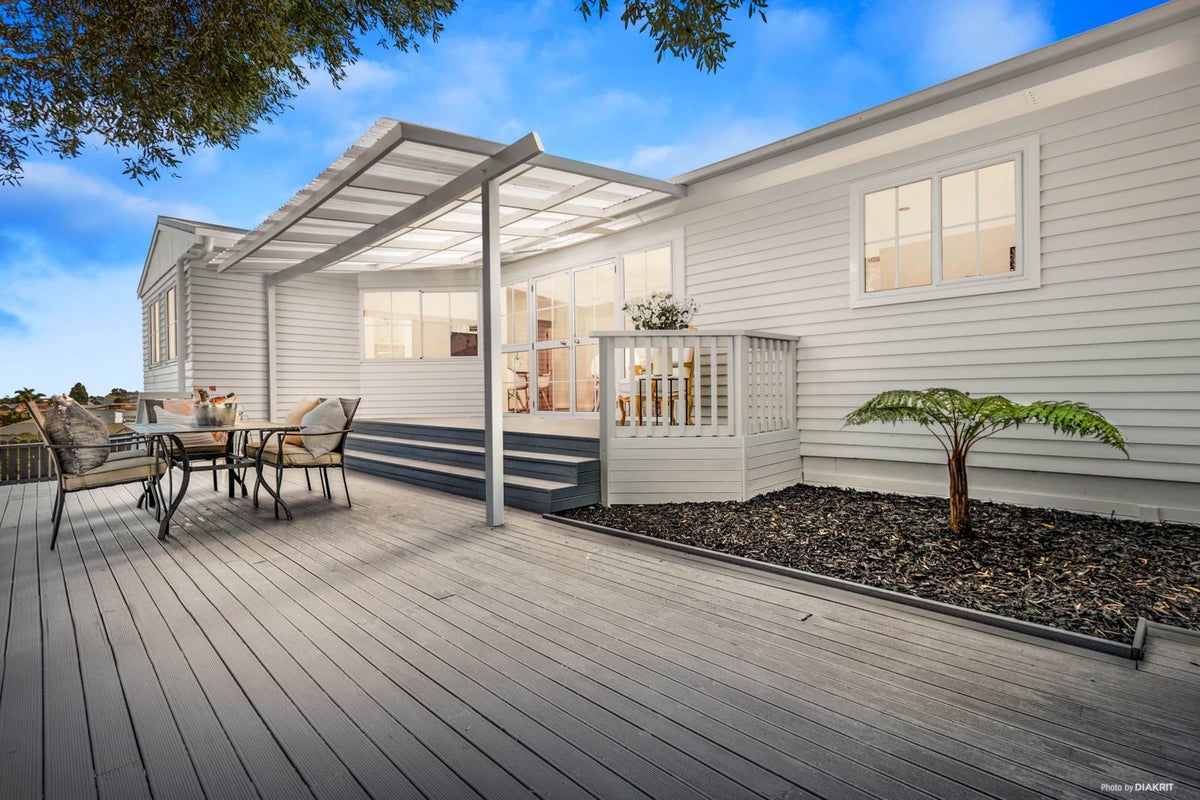 66 Ridge Road, Howick, Auckland - Carousel 1