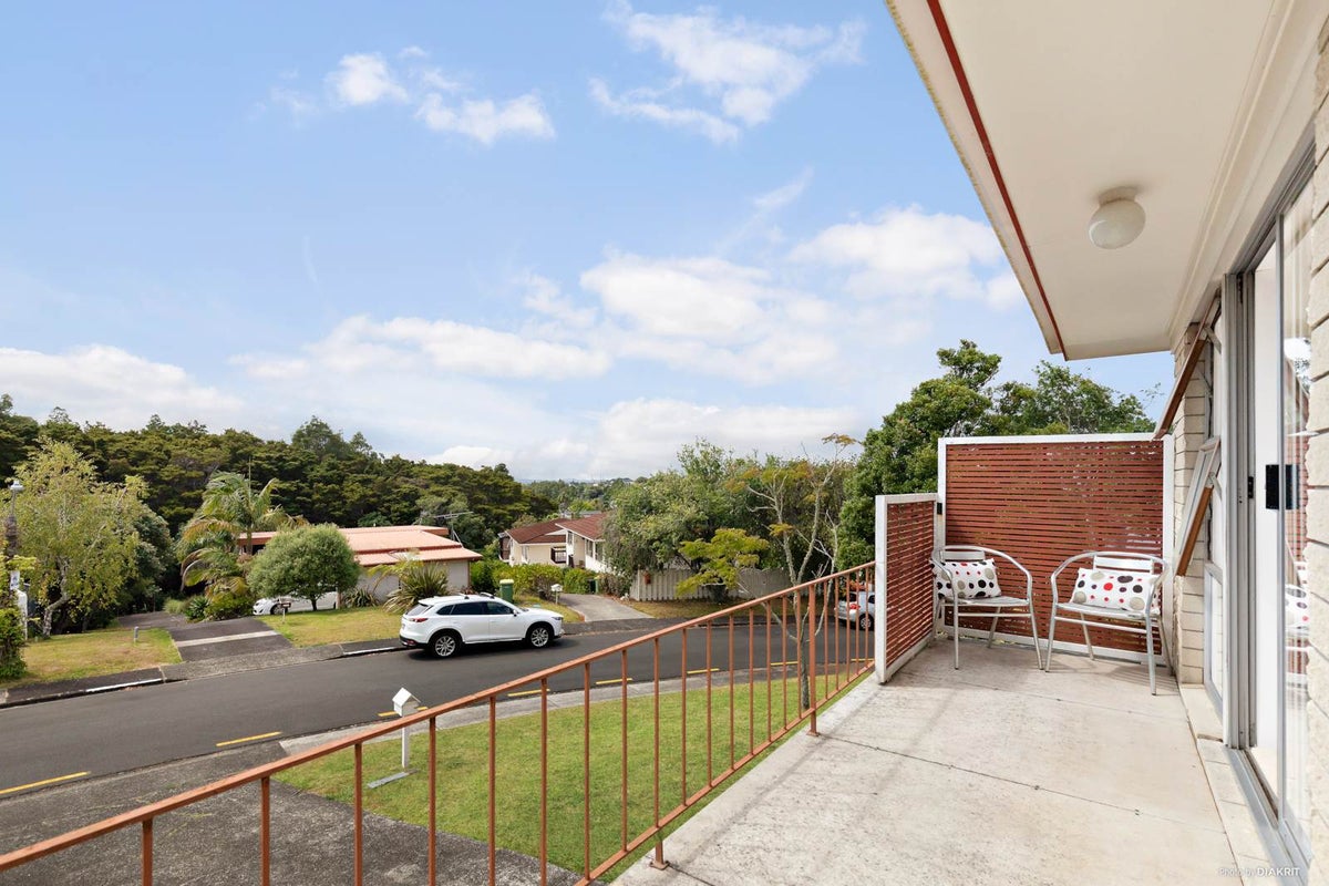 1/8 Northwick Place, Hillcrest, Auckland - Carousel 2
