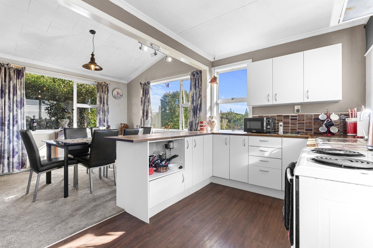 157 Parklands Avenue, Bell Block, New Plymouth, Taranaki - Carousel 1