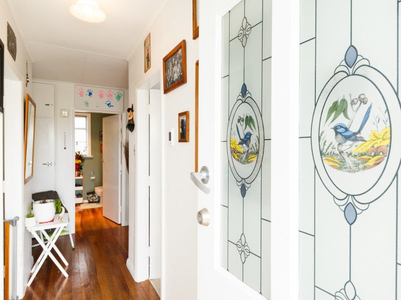 1B Hobson Place, Takaro, Palmerston North - Carousel 2