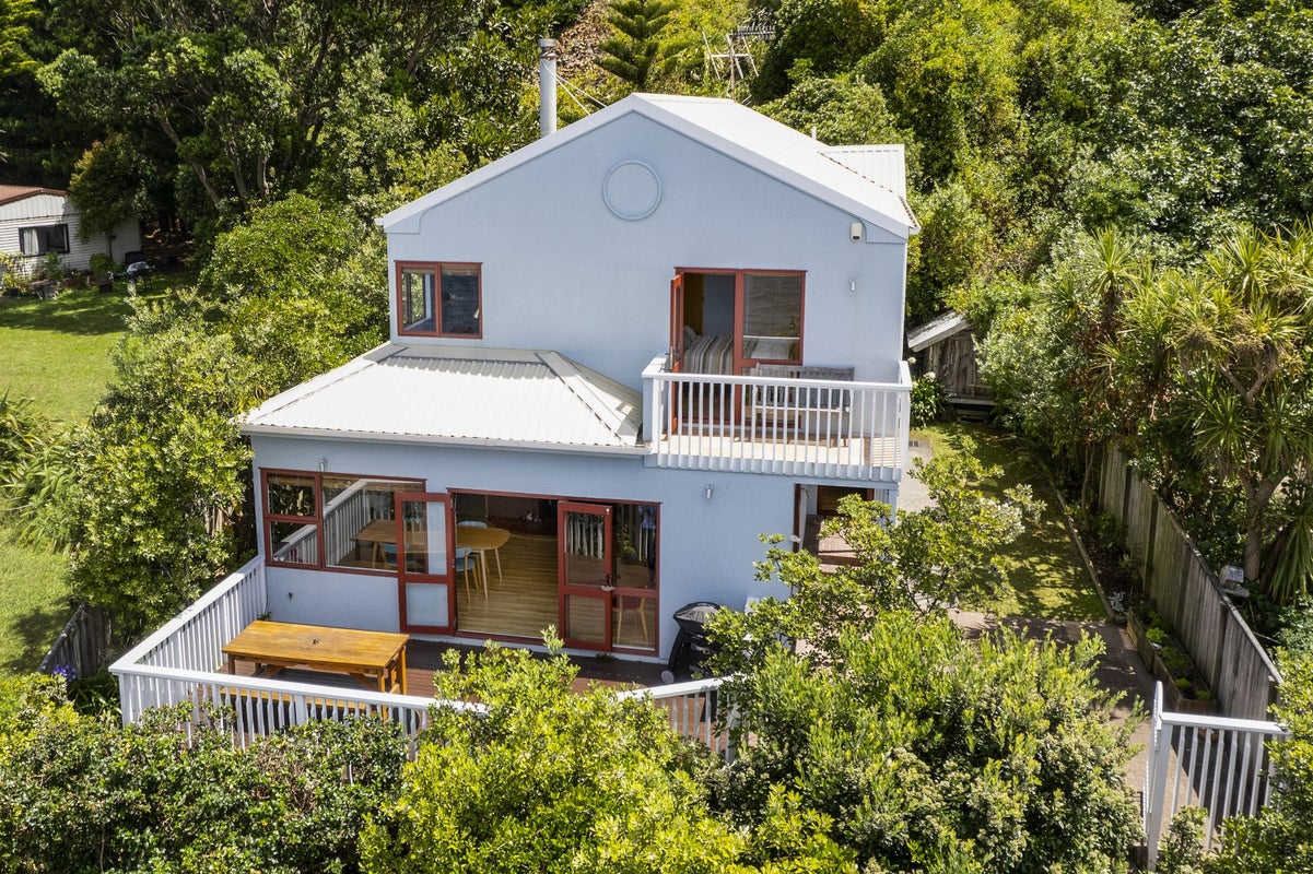 61 Breaker Bay Road, Breaker Bay, Wellington - Carousel 1