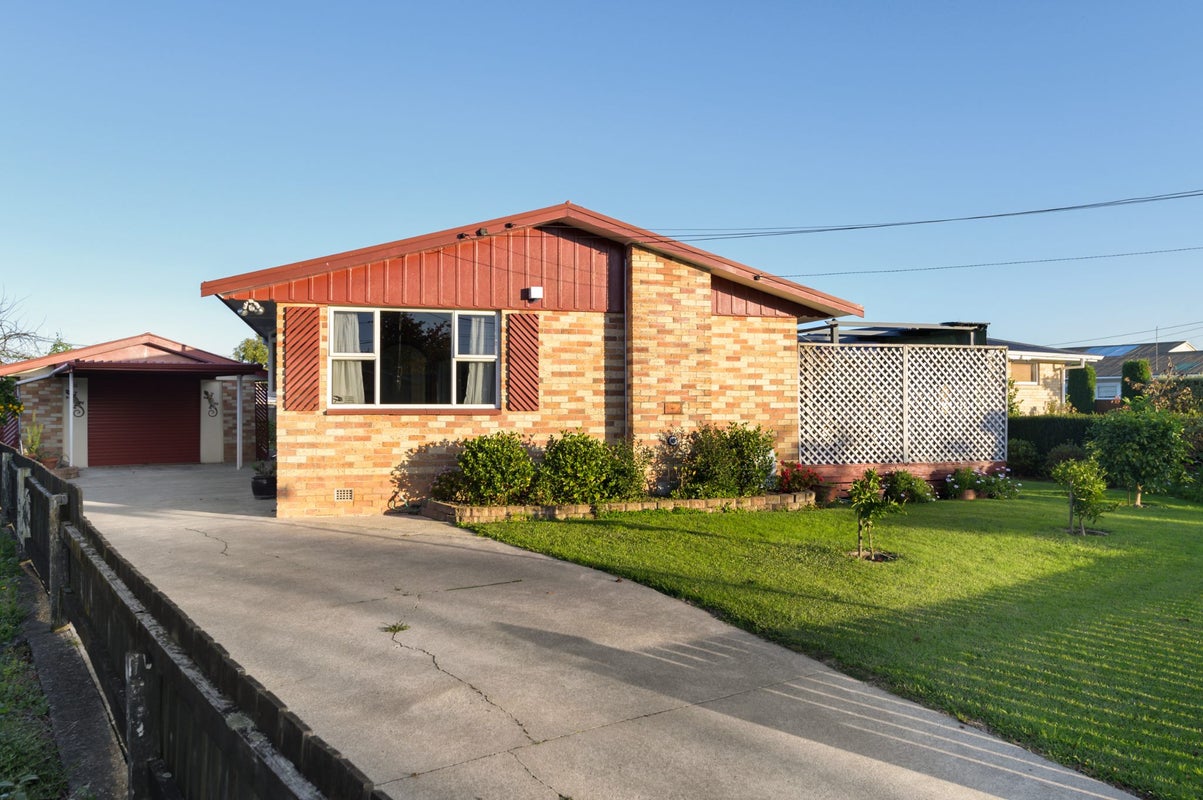 12 Minifie Avenue, Melville, Hamilton - Carousel 1